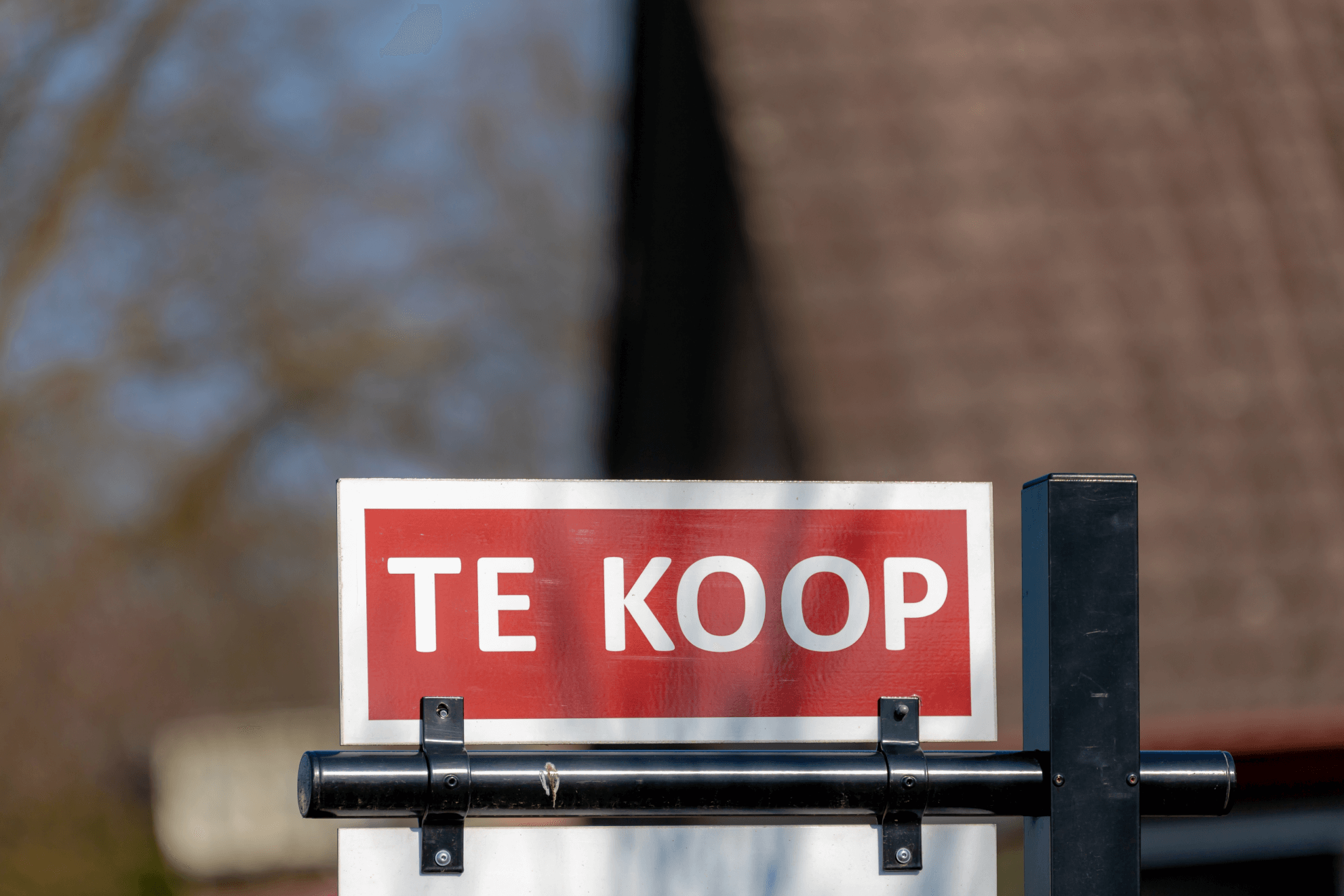 Te koop bord, een bod uitbrengen